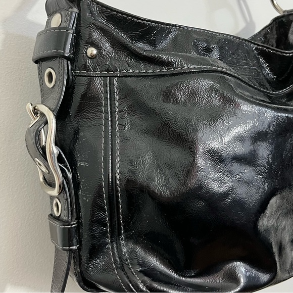 Coach patent leather hobo handbag in black - Picture 2 of 15